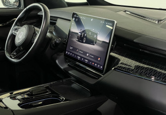 Подержанный автомобиль Zeekr 009 2023 года (8 фото)