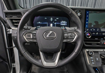 Подержанный автомобиль Lexus GX 2024 года (16 фото)