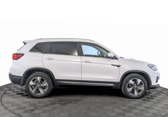 Подержанный автомобиль Changan CS75 2020 года (4 фото)