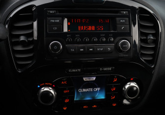 Подержанный автомобиль Nissan Juke 2012 года (10 фото)