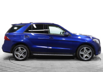 Подержанный автомобиль Mercedes-Benz GLE 2017 года (4 фото)
