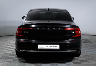 Подержанный автомобиль Volvo S90 2021 года (6 фото)