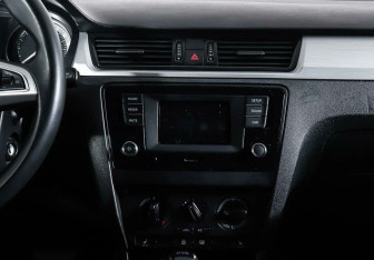 Подержанный автомобиль Skoda Rapid Liftback 2016 года (12 фото)