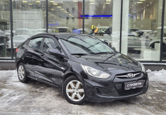 Подержанный автомобиль Hyundai Solaris Sedan 2013 года (3 фото)