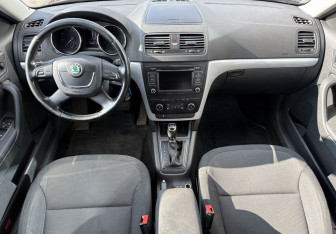 Подержанный автомобиль Skoda Yeti 2013 года (10 фото)