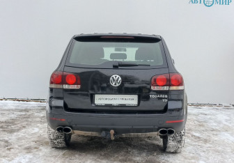Подержанный автомобиль Volkswagen Touareg 2008 года (6 фото)