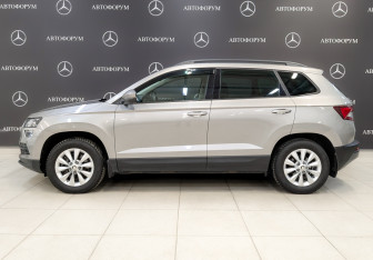 Подержанный автомобиль Skoda Karoq 2020 года (8 фото)