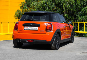 Подержанный автомобиль MINI Hatch 2021 года (4 фото)