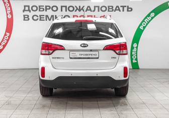 Подержанный автомобиль Kia Sorento 2014 года (5 фото)