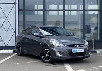 Подержанный автомобиль Hyundai Solaris Sedan 2012 года (3 фото)