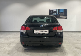 Подержанный автомобиль Subaru Legacy Sedan 2011 года (6 фото)