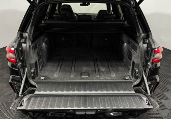 Подержанный автомобиль BMW X5 M 2020 года (9 фото)