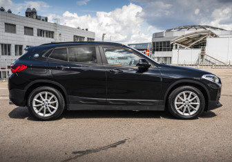 Подержанный автомобиль BMW X2 2018 года (4 фото)