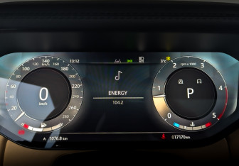 Подержанный автомобиль Land Rover Range Rover 2023 года (13 фото)