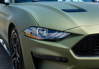 Подержанный автомобиль Ford Mustang Convertible 2018 года (26 фото)