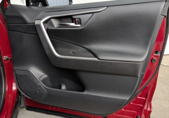 Подержанный автомобиль Toyota RAV4 2023 года (24 фото)
