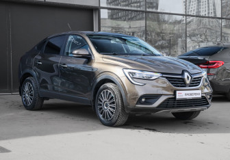 Подержанный автомобиль Renault Arkana 2019 года (3 фото)