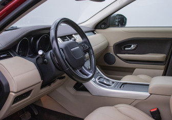 Подержанный автомобиль Land Rover Range Rover Evoque 2018 года (10 фото)