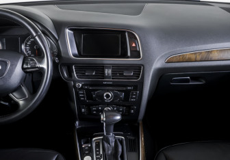 Подержанный автомобиль Audi Q5 2014 года (15 фото)