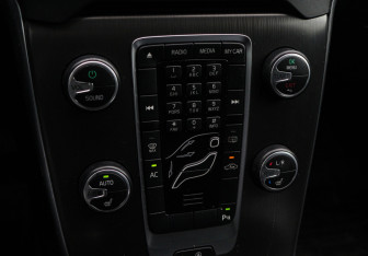 Подержанный автомобиль Volvo V40 Hatchback 2014 года (16 фото)