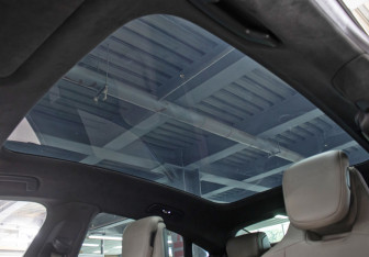 Подержанный автомобиль Porsche Taycan 2021 года (22 фото)