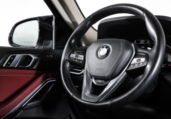 Подержанный автомобиль BMW X6 2019 года (12 фото)