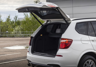 Подержанный автомобиль BMW X3 2016 года (23 фото)