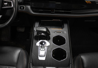 Подержанный автомобиль Changan UNI-K 2023 года (16 фото)