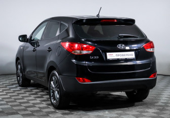 Подержанный автомобиль Hyundai ix35 2013 года (7 фото)