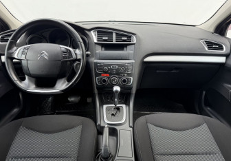 Подержанный автомобиль Citroen C4 Sedan 2013 года (12 фото)