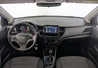 Подержанный автомобиль Hyundai Solaris Sedan 2021 года (14 фото)