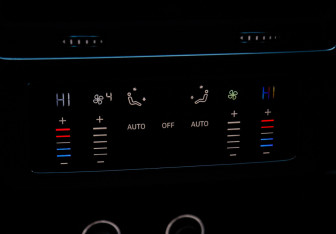 Подержанный автомобиль Audi Q8 2019 года (11 фото)