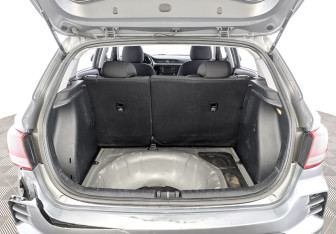 Подержанный автомобиль Kia Rio Hatchback 2021 года (10 фото)