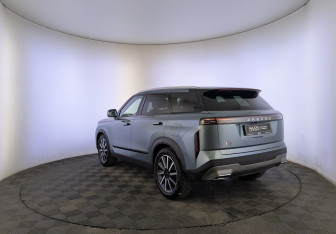 Подержанный автомобиль Jaecoo J7 2024 года (7 фото)