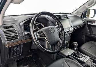 Подержанный автомобиль Toyota Land Cruiser Prado 2021 года (16 фото)