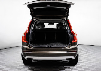 Подержанный автомобиль Volvo XC90 2017 года (13 фото)