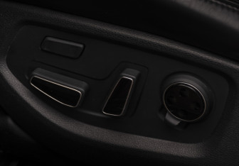 Подержанный автомобиль Genesis G80 2019 года (19 фото)
