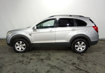 Подержанный автомобиль Chevrolet Captiva 2008 года (7 фото)