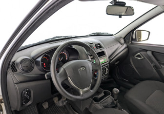 Подержанный автомобиль LADA (ВАЗ) Granta Sedan 2023 года (16 фото)