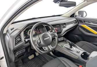 Подержанный автомобиль Haval F7x 2020 года (16 фото)
