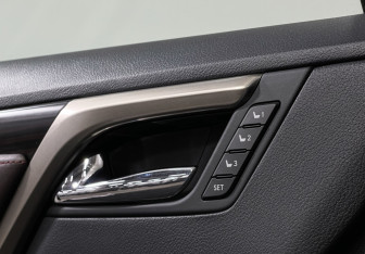 Подержанный автомобиль Lexus RX 2019 года (16 фото)