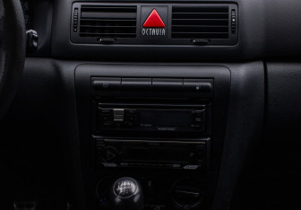 Подержанный автомобиль Skoda Octavia Liftback 2008 года (14 фото)