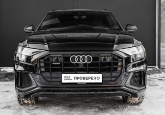 Подержанный автомобиль Audi Q8 2019 года (2 фото)