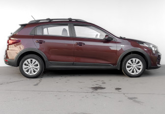 Подержанный автомобиль Kia Rio Hatchback 2021 года (4 фото)