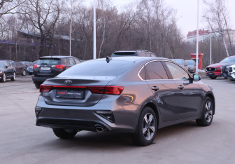 Подержанный автомобиль Kia Cerato Sedan 2021 года (5 фото)