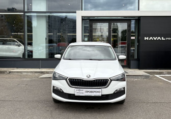 Подержанный автомобиль Skoda Rapid Liftback 2020 года (2 фото)