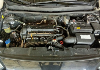 Подержанный автомобиль Hyundai Solaris Sedan 2014 года (16 фото)