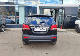 Подержанный автомобиль Kia Sorento 2011 года (6 фото)