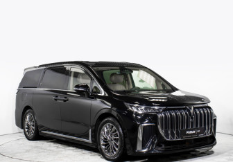 Подержанный автомобиль Voyah Dream 2023 года (3 фото)