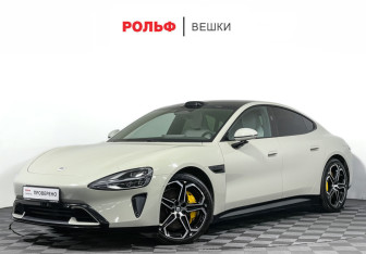 Подержанный автомобиль Xiaomi SU7 2024 года (1 фото)